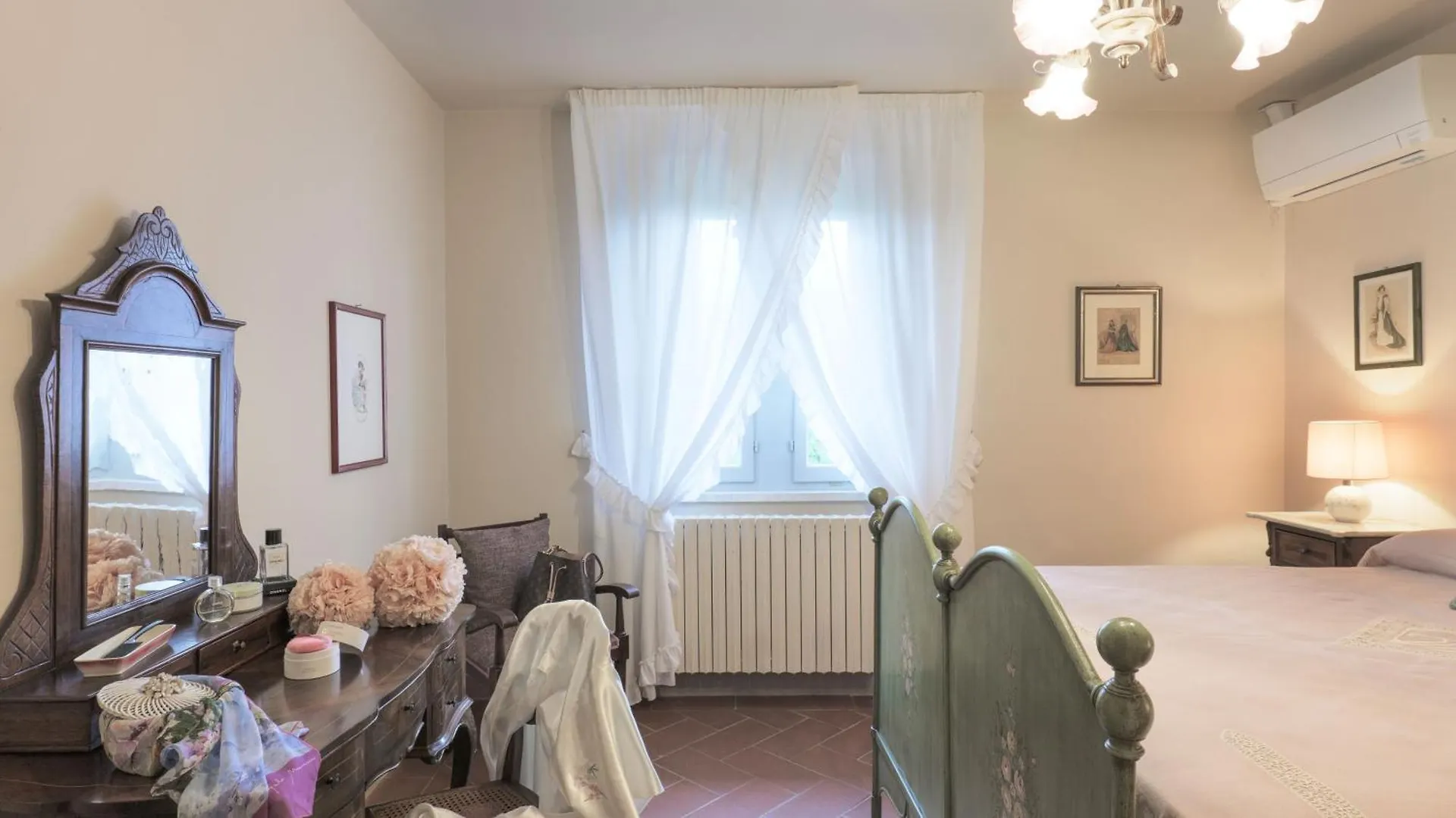 Il Cerreto 11, Emma Villas Pontedera